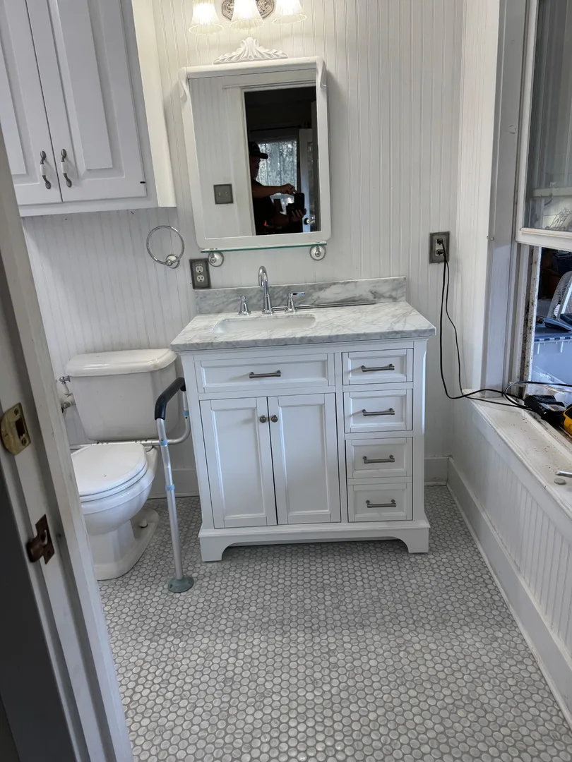 Completed bathroom remodel by a Houston remodeling contractor